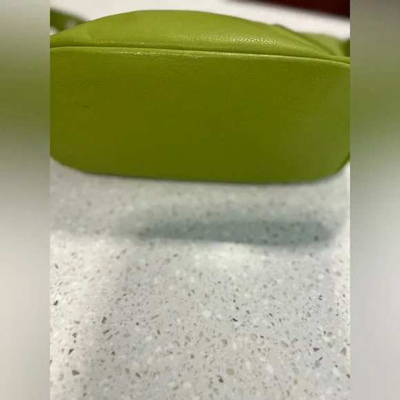 New lime green bag without tags small size - Picture 3 of 8